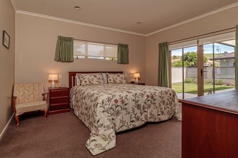 Photo of property in 17a Hetley Crescent, Taradale, Napier, 4112