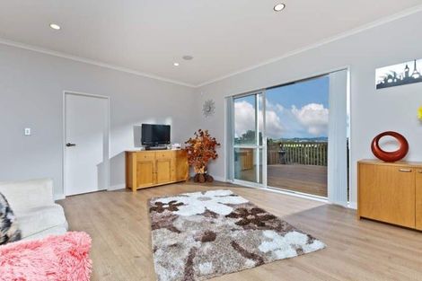 Photo of property in 14 Ascension Crescent, Orewa, 0931