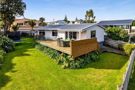 Photo of property in 3 Mallinder Place, Oakura, 4314