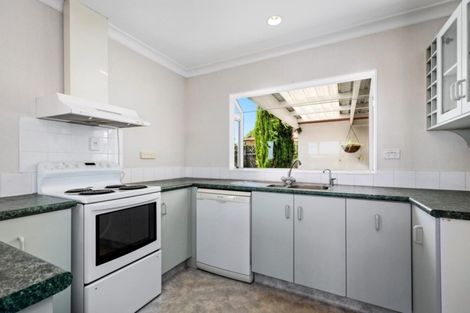 Photo of property in 22 Lucerne Place, Welcome Bay, Tauranga, 3112