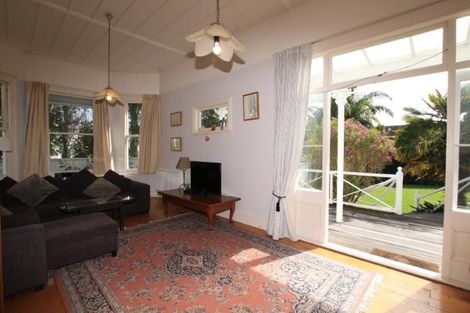 Photo of property in 14 Sinclair Street, Devonport, Auckland, 0624