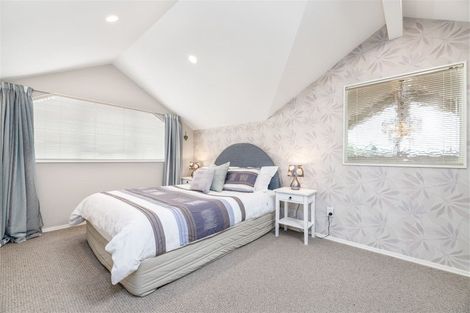 Photo of property in 31 Jubaea Place, Henderson, Auckland, 0610