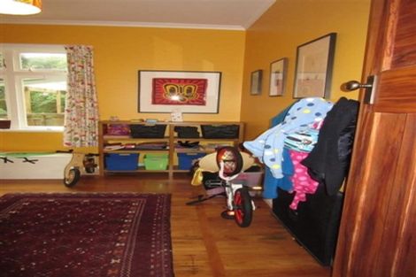 Photo of property in 104 Creswick Terrace, Northland, Wellington, 6012