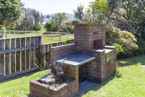 Photo of property in 10 Nuhaka Place, Paraparaumu Beach, Paraparaumu, 5032