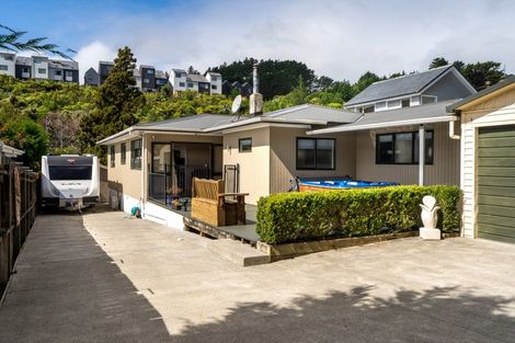 Photo of property in 23 Willowbank Road, Tawa, Wellington, 5028