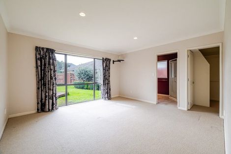 Photo of property in 66 Royal Oak Drive, Kelvin Grove, Palmerston North, 4414
