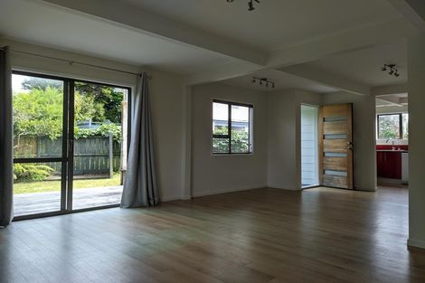 Photo of property in 2/18 Manuka Road, Glenfield, Auckland, 0629