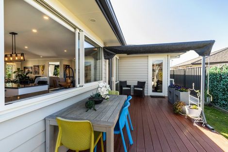 Photo of property in 17 Rakaia Way, Poraiti, Napier, 4112