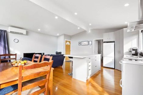 Photo of property in 36 Thornlow Street, Glendene, Auckland, 0602