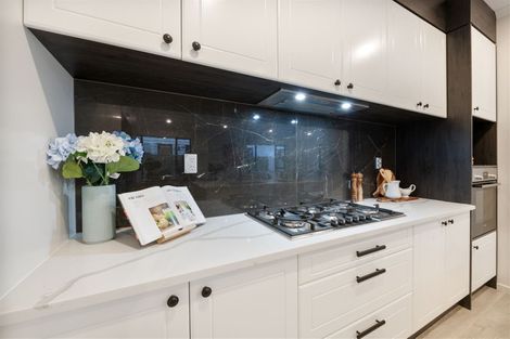 Photo of property in 11 Bunbeg Crescent, Flat Bush, Auckland, 2019