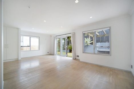 Photo of property in 1/26 Onepoto Road, Hauraki, Auckland, 0622