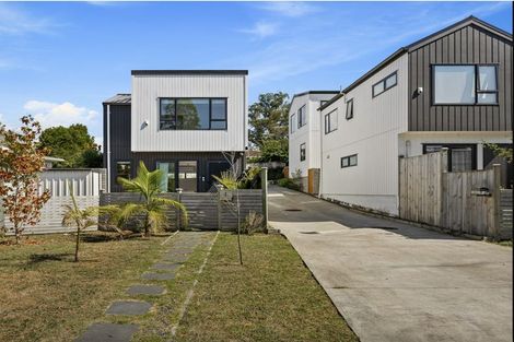 Photo of property in 4a Trengove Place, West Harbour, Auckland, 0618