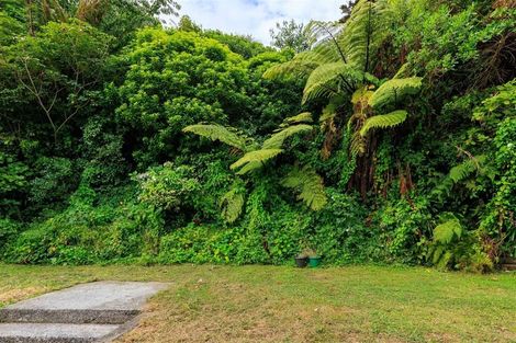 Photo of property in 34 Glanmire Road, Newlands, Wellington, 6037