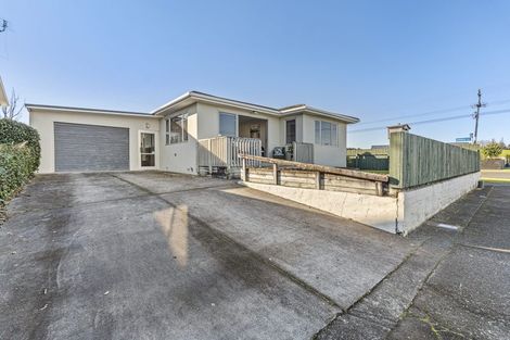 Photo of property in 12 Domett Street, Waitara, 4320