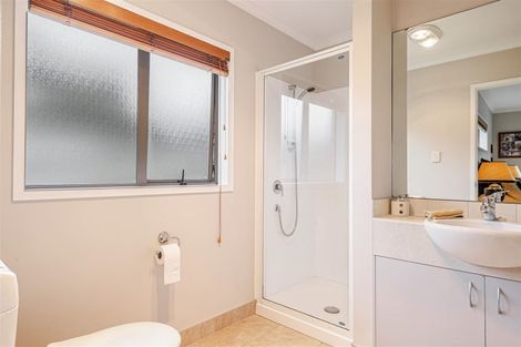 Photo of property in 3 Springtide Place, Red Beach, 0932