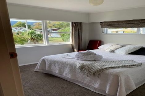 Photo of property in 27 Devon Street, Stoke, Nelson, 7011