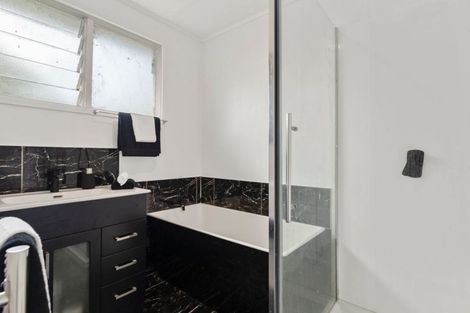 Photo of property in 45 Makiri Street, Helensville, 0800