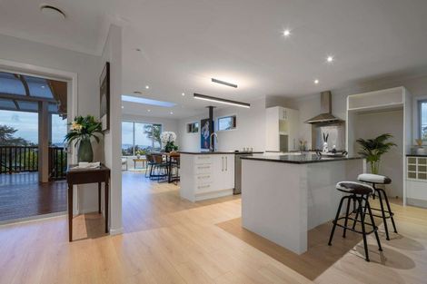 Photo of property in 86 Parr Terrace, Castor Bay, Auckland, 0620