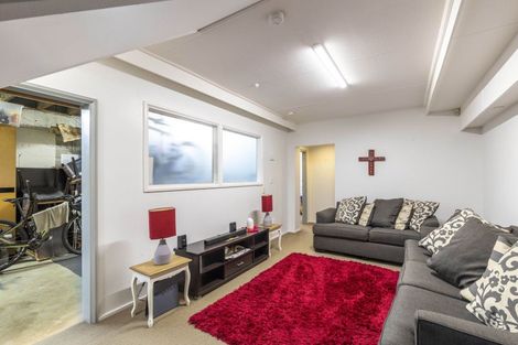 Photo of property in 29 Barrett Street, Westown, New Plymouth, 4310