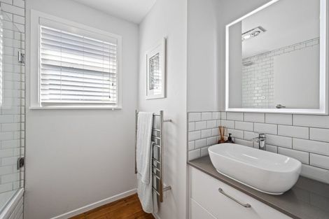Photo of property in 29 Aurea Avenue, Pakuranga, Auckland, 2010