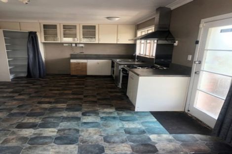 Photo of property in 70 Clevedon Road, Papakura, 2110