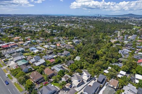Photo of property in 2/111 Birkenhead Avenue, Birkenhead, Auckland, 0626