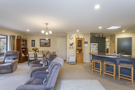 Photo of property in 7 Heritage Place, Terrace End, Palmerston North, 4410