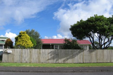 Photo of property in 36 Montmere Avenue, Te Atatu Peninsula, Auckland, 0610