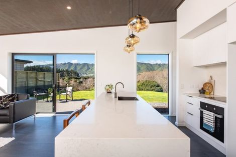 Photo of property in 7 Te Heke Place, Waikanae, 5036