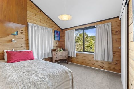 Photo of property in 10 Ridge Lane, New Plymouth, 4310