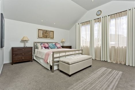 Photo of property in 14 Hastings Road, Mairangi Bay, Auckland, 0630
