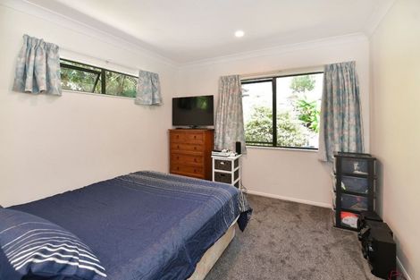 Photo of property in 4 Grovenor Drive, Orewa, 0931