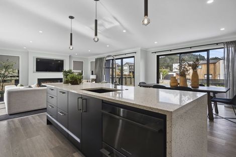 Photo of property in 2 Oakum Road, Whitby, Porirua, 5024