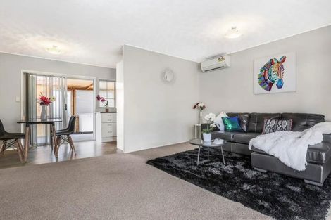 Photo of property in 3/63 Kenderdine Road, Papatoetoe, Auckland, 2025