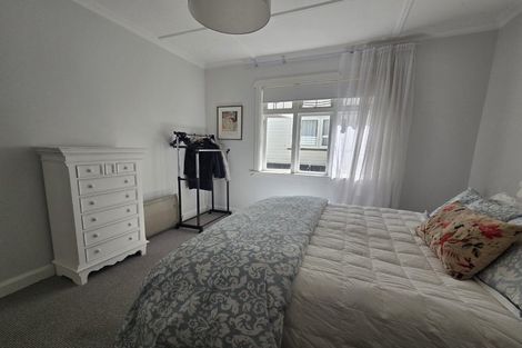 Photo of property in 202 The Parade, Island Bay, Wellington, 6023