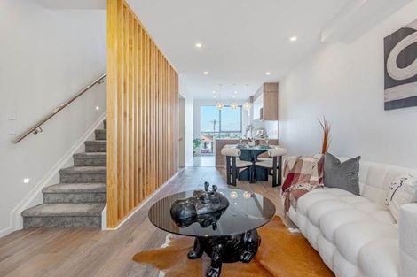 Photo of property in 2/16 Williamson Avenue, Belmont, Auckland, 0622