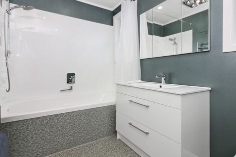 Photo of property in 19 Koru Street, Mangere Bridge, Auckland, 2022