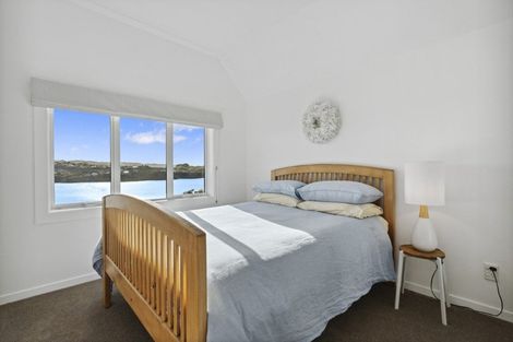 Photo of property in 53 Seaview Road, Paremata, Porirua, 5024