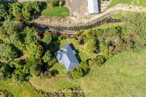 Photo of property in 15 Factory Road, Little Akaloa, 7583