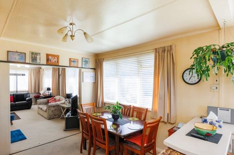 Photo of property in 2 Rochester Street, Awapuni, Palmerston North, 4412