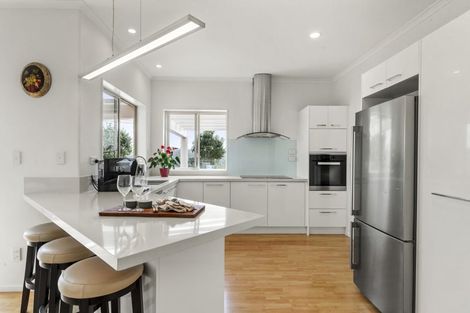 Photo of property in 15 Rangi Avenue, Schnapper Rock, Auckland, 0632