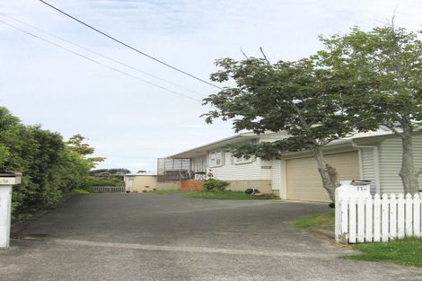 Photo of property in 2/11 Merton Avenue, Glenfield, Auckland, 0627