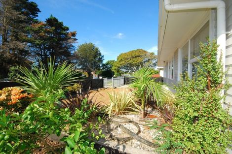 Photo of property in 73 Friesian Drive, Mangere, Auckland, 2022
