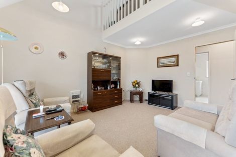 Photo of property in Rangeview Villas, 24/9 Fuller Close, Levin, 5510