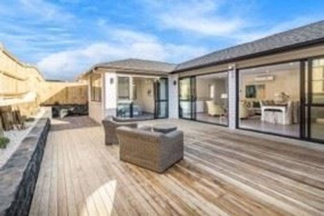 Photo of property in 12 Mamuku Drive, Massey, Auckland, 0614