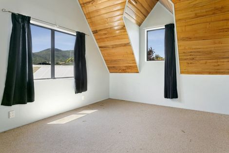 Photo of property in 24 Invergarry Road, Hilltop, Taupo, 3330