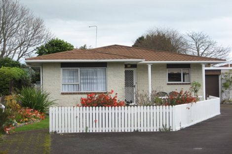 Photo of property in 1/10 Nursery Place, Westown, New Plymouth, 4310