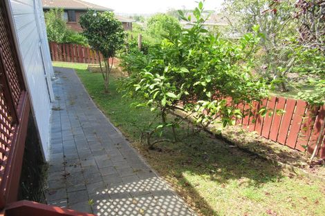 Photo of property in 4 Fairbanks Place, Glendene, Auckland, 0602