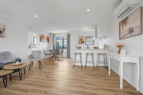Photo of property in 2/17 Kent Road, Manurewa, Auckland, 2102