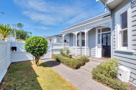 Photo of property in 1/80 Birkenhead Avenue, Birkenhead, Auckland, 0626